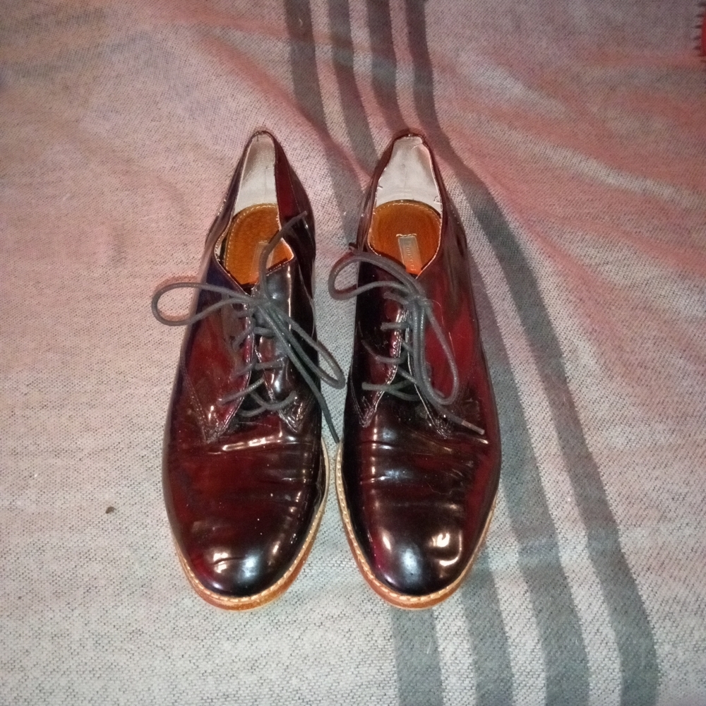 Excellent condition black patent leather loafers